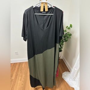 BloomChic Colorblock dress